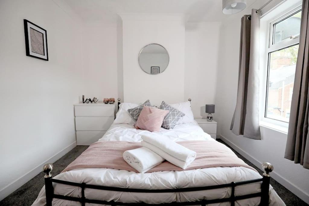 Convenient & Central 2-Bed House Норвич Экстерьер фото